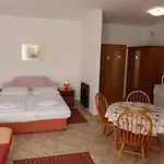 Toscanaapartmanbalatonhu Family Frend 펜션 *
