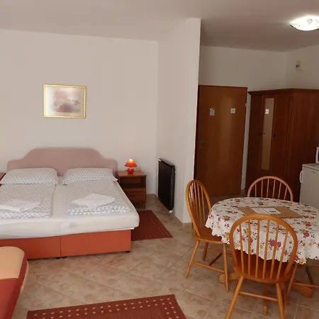 Toscanaapartmanbalatonhu Family Frend Дом отдыха *