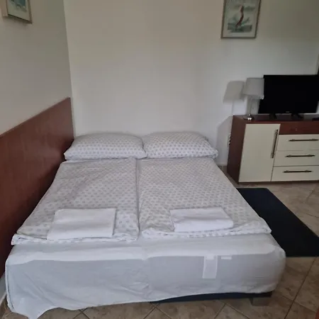 Σπίτι διακοπών Toscanaapartmanbalatonhu Family Frend