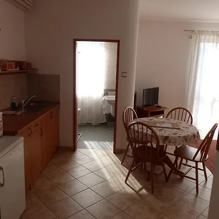 Toscanaapartmanbalatonhu Family Frend シオーフォク