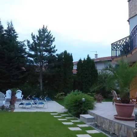 Toscanaapartmanbalatonhu Family Frend שיופוק